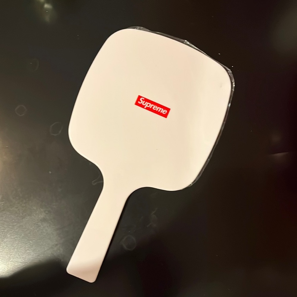 Supreme hand mirror